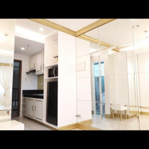 NEW & POSH studio suite near Eastwood